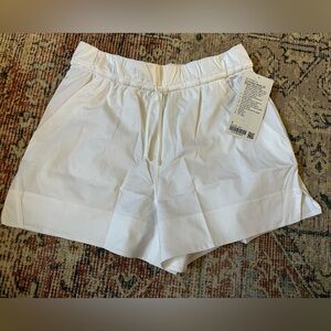 Lululemon cinchable waist shorts 3.5”